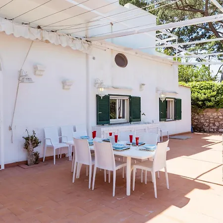 La Perla Marina בית הארחה 3*