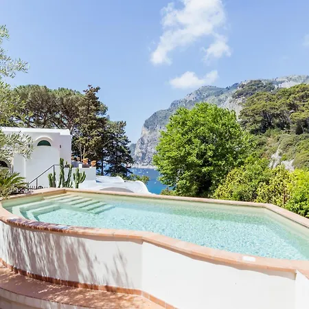 La Perla Marina Πανσιόν *