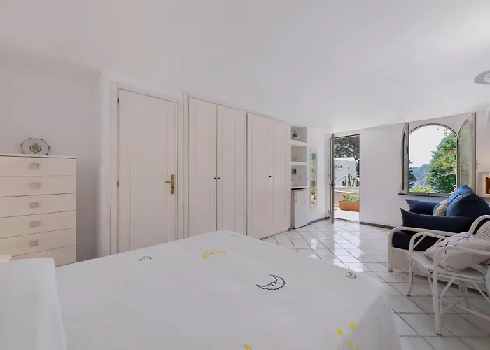 La Perla Marina Гостевой дом Капри